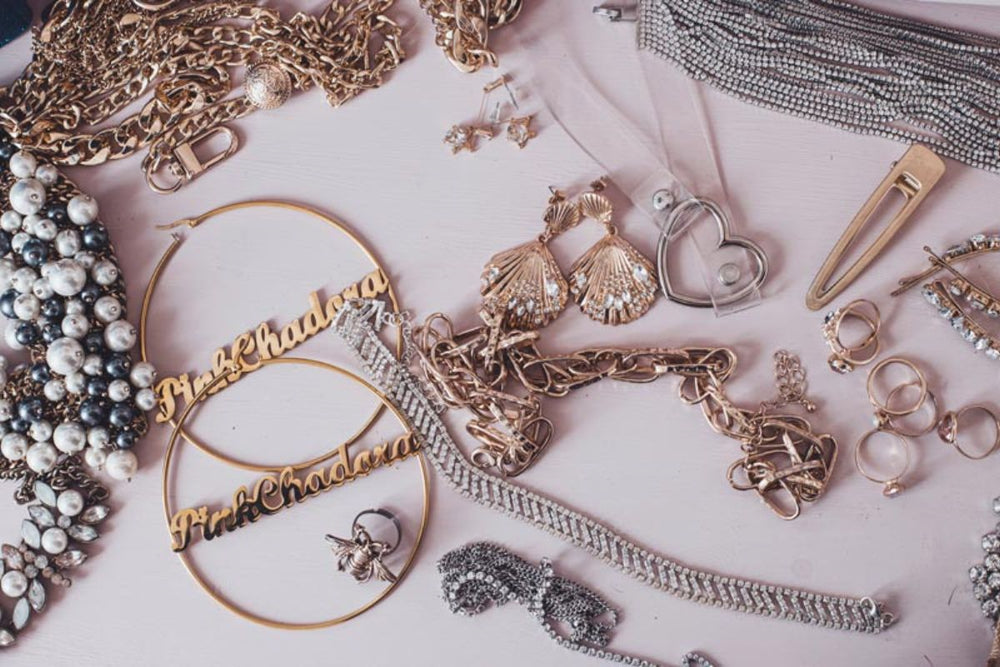 Why UK Shoppers Are Choosing Personalised Jewellery Over Fast Fashion Accessories
